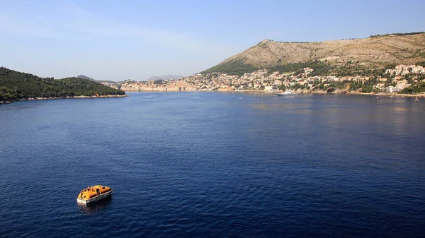 Adriyatik Denizi Hırvatistan Dubrovnik Kentindeki Dalmaçya Kıyılarına Yaklaşıyor Eylül 2012 — Stok fotoğraf