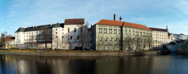 Otava Nehri, Pisek, Çek Cumhuriyeti üzerindeki kasaba duvarları ve liman binaları - 30 Aralık 2019