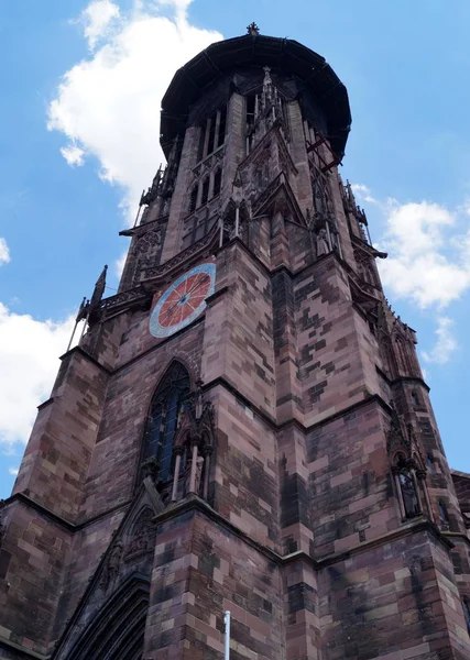 Glockenturm Der Gotischen Kathedrale Freiburger Münster Freiburg Breisgau Deutschland Juli — Stockfoto