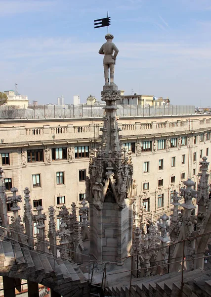 Katedralin Heykelleri Kuleleri Milan Talya Eylül 2012 — Stok fotoğraf