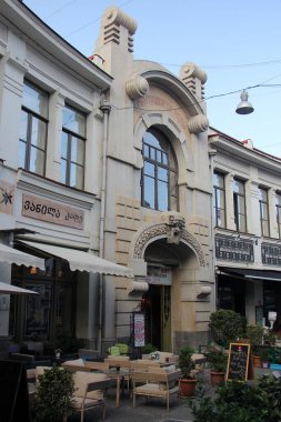 Mantashev Rows, Tiflis, Gürcistan 'da perakende satış yapan sembolik Art Nouveau binası 24 Eylül 2017