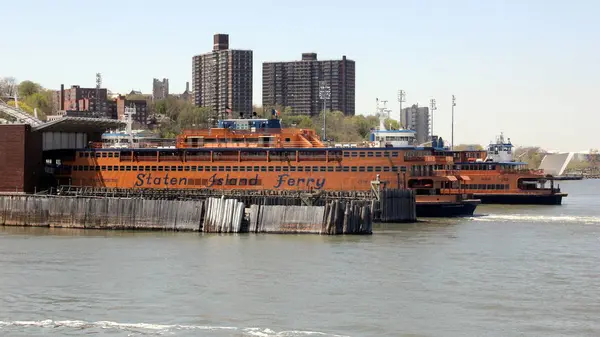 Fähranleger Des George Terminal Waterfront Staten Island Usa Mai 2013 — Stockfoto