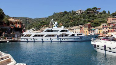 Liman kenti Portofino, Liguria / İtalya 'da demirlemiş STRANGELOVE lüks motor yatı - 3 Ağustos 2015