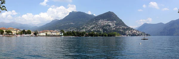 湖と町ルガーノ パノラマビュー 山モンテ ブレとモンテ ボグリア町の東 スイス 2015年8月5日 — ストック写真