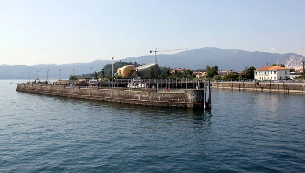 Verbania Limanı Maggiore Gölü Feribot Iskelesi Talya Ağustos 2015 — Stok fotoğraf