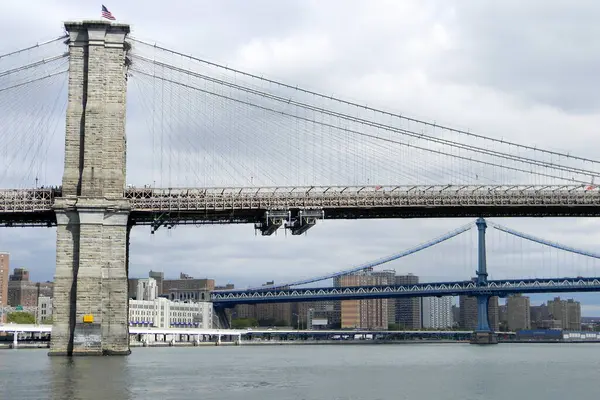 Uitzicht Lower Manhattan Waterkant Tegenover East River Met Westelijke Pylonen — Stockfoto