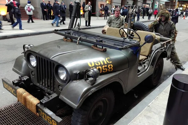 Willys Jeep Usmc 1960 Cores Reencenadores Trajes Camuflagem Evento História — Fotografia de Stock