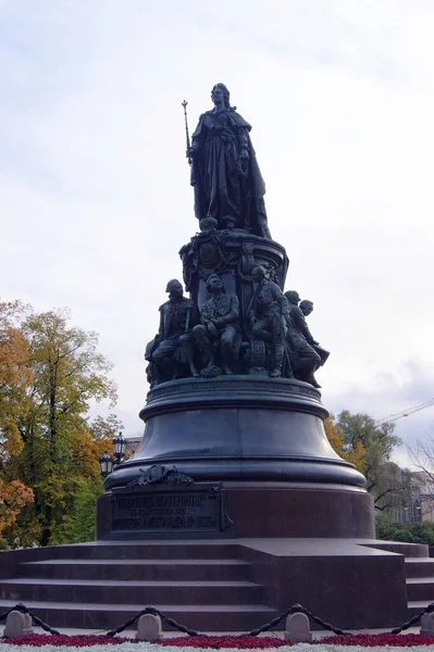 Monument Över Katarina Öppnades 1873 Staty Katarina Den Store Omgiven — Stockfoto