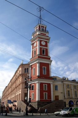 Şehir Duma Kulesi, Nevsky Prospekt Bulvarı ve Dumskaya Caddesi 'nin köşesindeki 18. ve 19. yüzyıl şehir meclisinin klasik binası, St. Petersburg, Rusya - 12 Ekim 2011