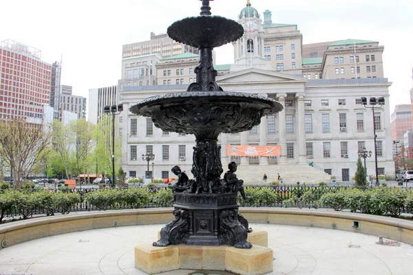 Fuente Agua Mediados Del Siglo Xix Frente Edificio Borough Hall — Foto de Stock