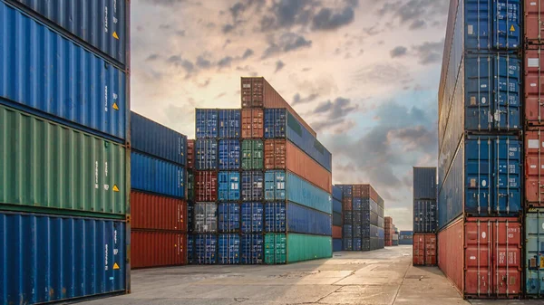 Perspektivische Ansicht Von Containern Containerplatz Mit Gabelstapler Und Lkw — Stockfoto