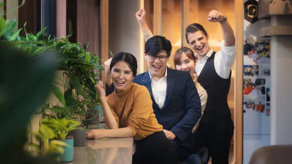 Affärsbakgrund Olika Företagare Samarbetar Coworking Utrymme För Starup Företag Projekt — Stockfoto