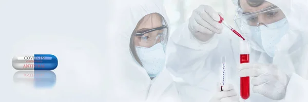 Pesquisador Vírus Com Coronavírus Covid Amostra Sangue Mão Experimentando Coronavírus — Fotografia de Stock