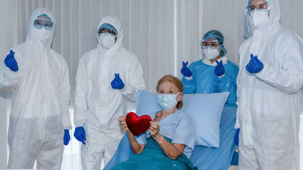 Caucasian Senior Coronavirus Covid Infected Patient Lying Bed Quarantine Room — Stock Photo, Image