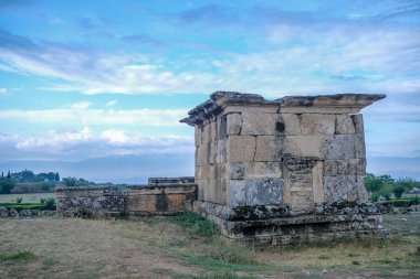 Hierapolis, Pamukkale, Denizli, Türkiye 'nin antik kent kalıntılarında Roma gladyatör mezarları bulundu