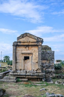 Hierapolis, Pamukkale, Denizli, Türkiye 'nin antik kent kalıntılarında Roma gladyatör mezarları bulundu
