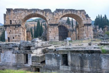 Hierapolis, Pamukkale, Denizli, Türkiye 'nin antik kent kalıntılarında Roma gladyatör mezarları bulundu