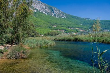 Akyaka'da Azmak nehri, Muğla, Türkiye.