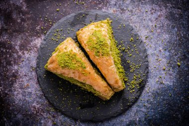 Pistachio Türk Baklava Havuc Dilimi. Geleneksel Türk Tatlısı. Ceviz, Pistachio Türk Tarzı Antep Baklava. Türk mutfağından Baklava. 