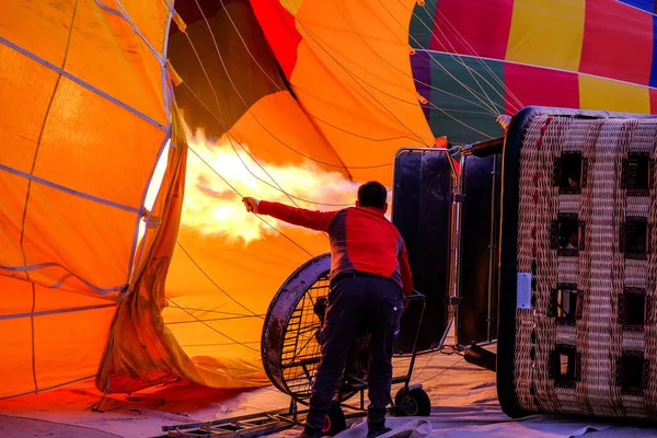 Heißluftballon Bereitet Sich Auf Den Flug Vor — Stockfoto