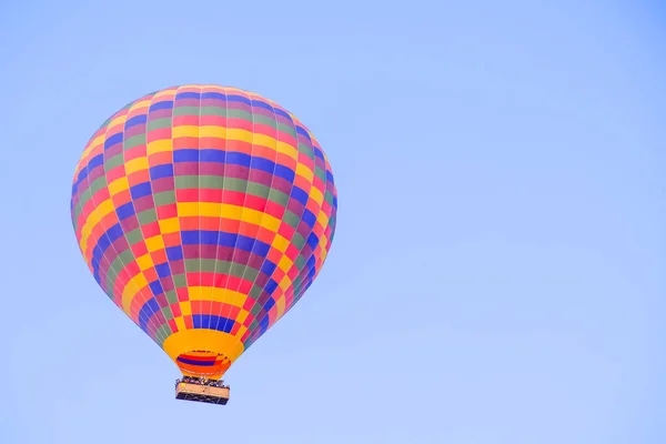 Hőlégballon Látványos Cappadocia Repül — Stock Fotó