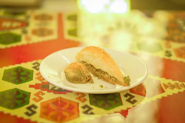 Τούρκος Midye Baklava Mussel Shape Baklawa Και Φέτα Καρότου Baklava — Φωτογραφία Αρχείου