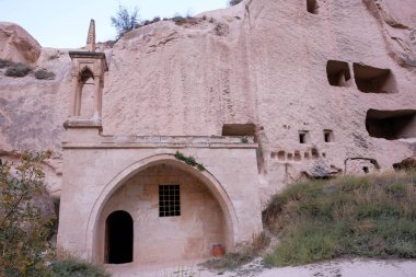 Zelve Açık Hava Müzesi. Zelve Valley, Kapadokya, Türkiye 'de Oyulmuş Odalar