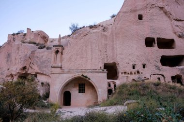 Zelve Açık Hava Müzesi. Zelve Valley, Kapadokya, Türkiye 'de Oyulmuş Odalar