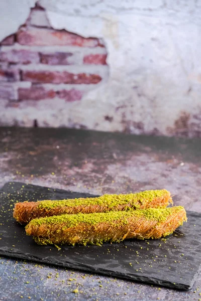 Türkisches Dessert Kadayif Mit Pistazienpulver Burma Kadayif — Stockfoto