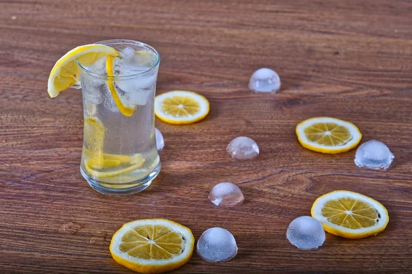 Ein Glas Leckeren Zitronensaft — Stockfoto