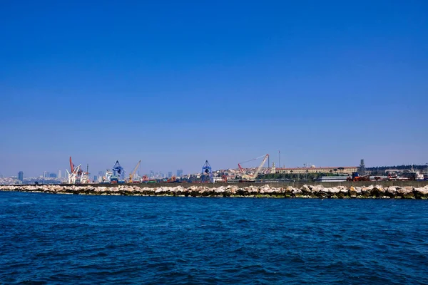 Międzynarodowy Port Stambule Haydarpaa Gdzie Statki Towarowe Rozładowują Ładunek — Zdjęcie stockowe