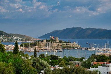 Bodrum Kasabası, Bodrum Yat Limanı ve Bodrum Kalesi