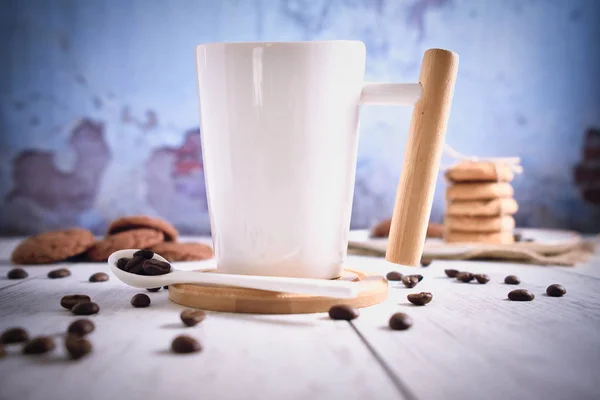 Roasted Brown Coffee Beans Hot Coffee Beautifully Stacked Cookies Chocolate — 스톡 사진