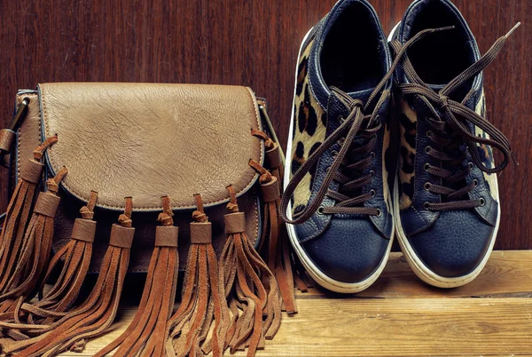 Schuhe und Tasche — Stockfoto
