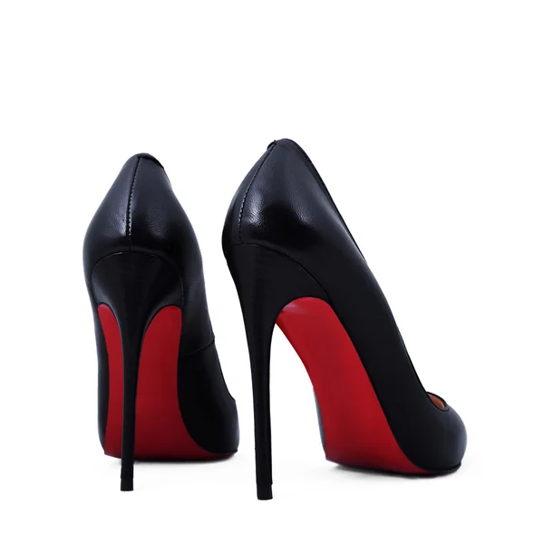 Beyaz üzerine siyah kadın ayakkabı 