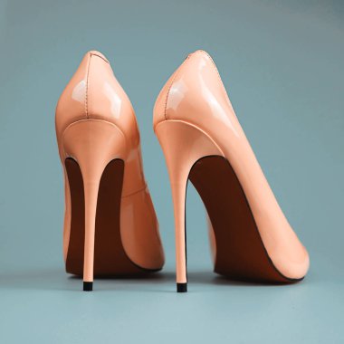 pembe kadın topuk ayakkabı