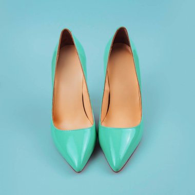 Kadın mavi ayakkabılar 