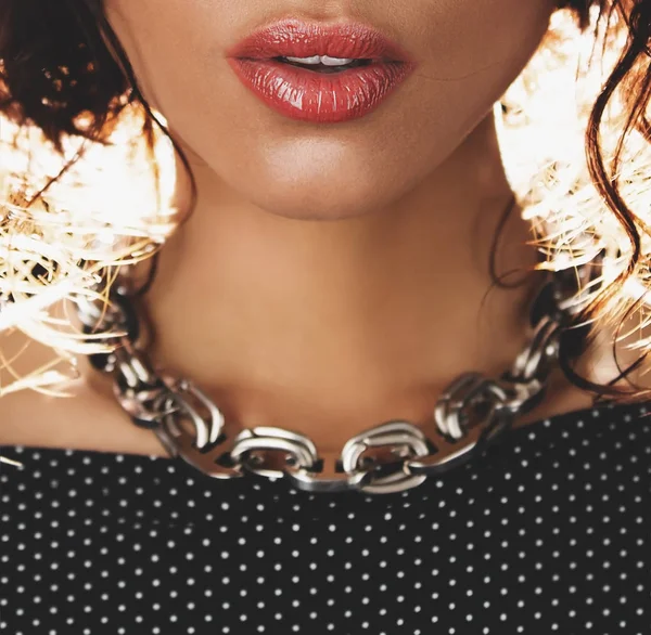 Sensual female pink lips and accessories — Stock Photo, Image