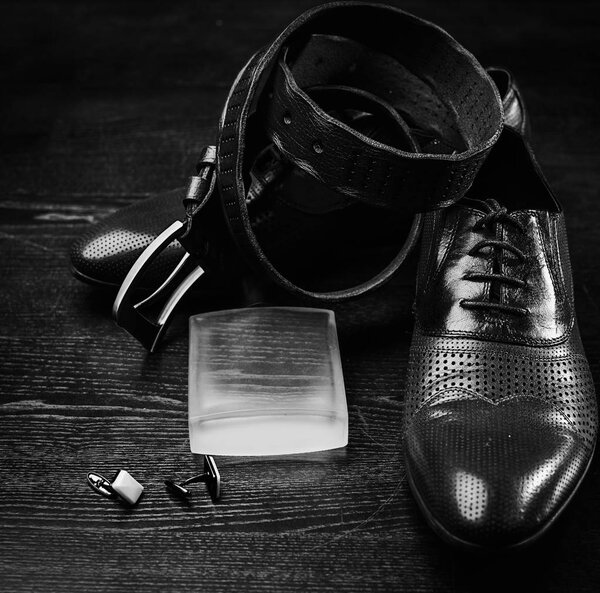men shoes and belt