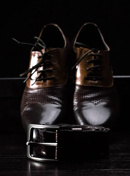 Mannen schoenen en uw riem — Stockfoto