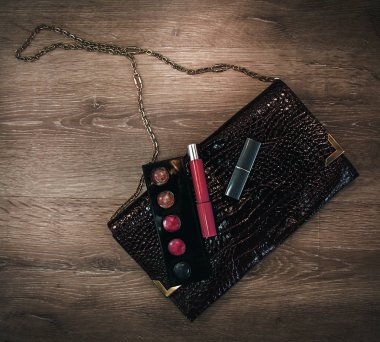 Kozmetik ve Bayan aksesuarlar