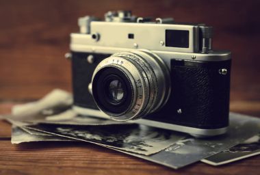 Vintage fotoğraf makinesi ile antika ahşap arka plan resimleri.