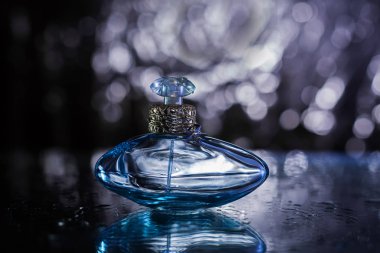 Mavi kadın parfüm