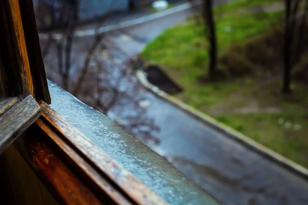 Dia chuvoso pela janela — Fotografia de Stock