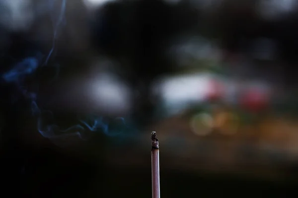 Kuřácká cigareta, ublížení na kouření — Stock fotografie