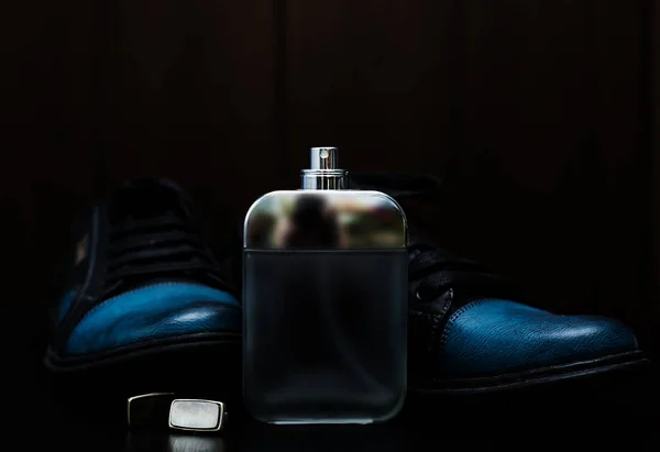 Mans tartozékok. Cipő, mandzsetta és a parfüm — Stock Fotó