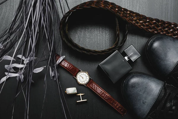 Men's accessories. Shoes with watch and cuff — Stock Photo, Image