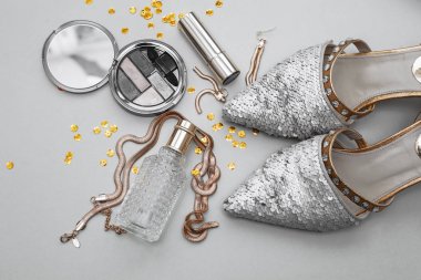 Kadın kozmetik ve aksesuarları