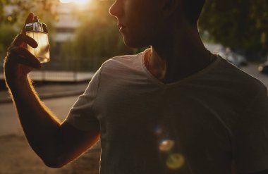 Erkek parfümü ve parfümeri. Kozmetik güzellik