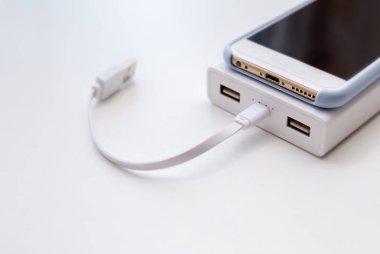 Smartphone ve güç banka kavramı